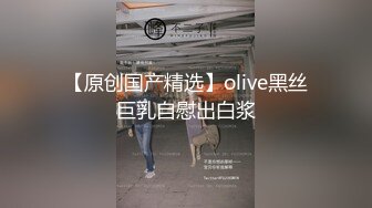   清纯邻家女孩模特 很配合摄影师 但一摸就说要加钱 太漂亮