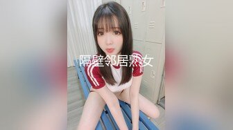 坑爹女主播偷入某游乐浴场更衣室偷拍直播 在里面逛了一圈