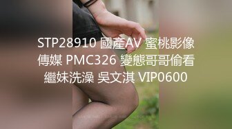 性感高颜值吊带黄裙妹子啪啪，舔奶口交调情抬腿侧入上位骑坐大力猛操